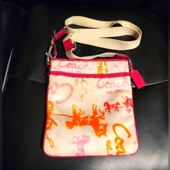 Coach Horse & Carriage Crossbody Messenger Bag, Vintage, Original Coach Charm - Picture 5 of 5